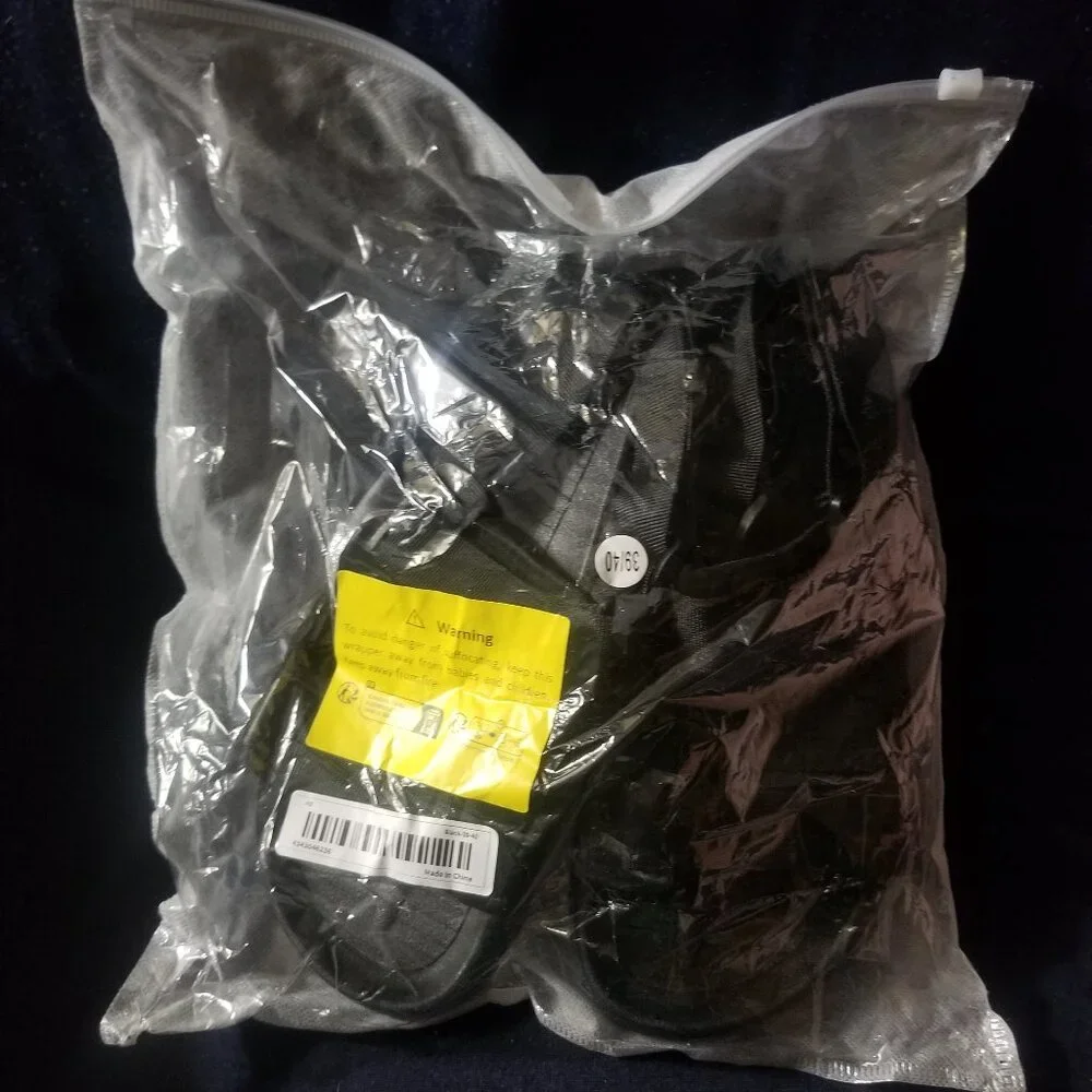 NWT women's size 9 black sandals - Picture 2 of 7